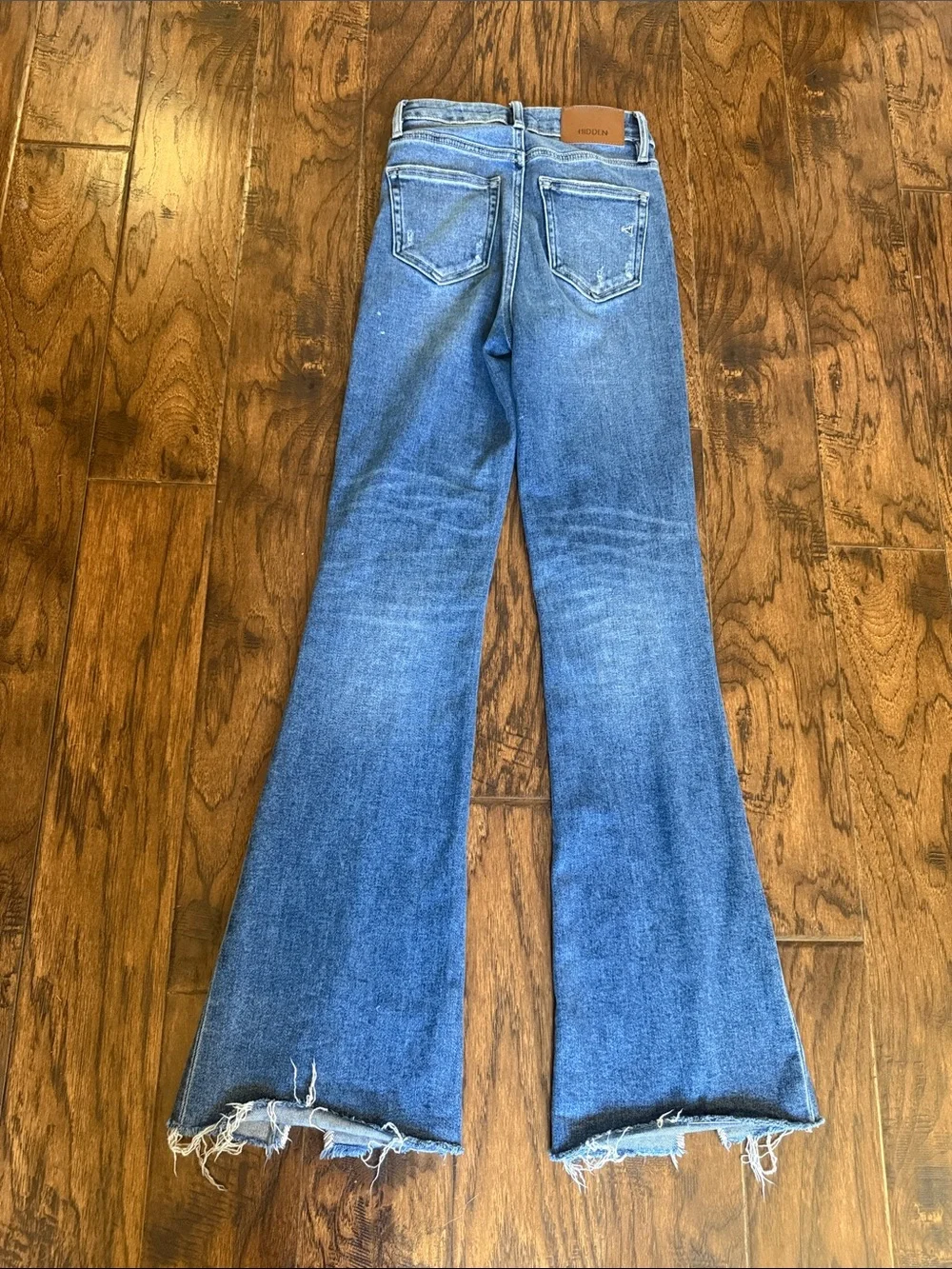 Hidden Split-Hem Flare Jeans, size 24